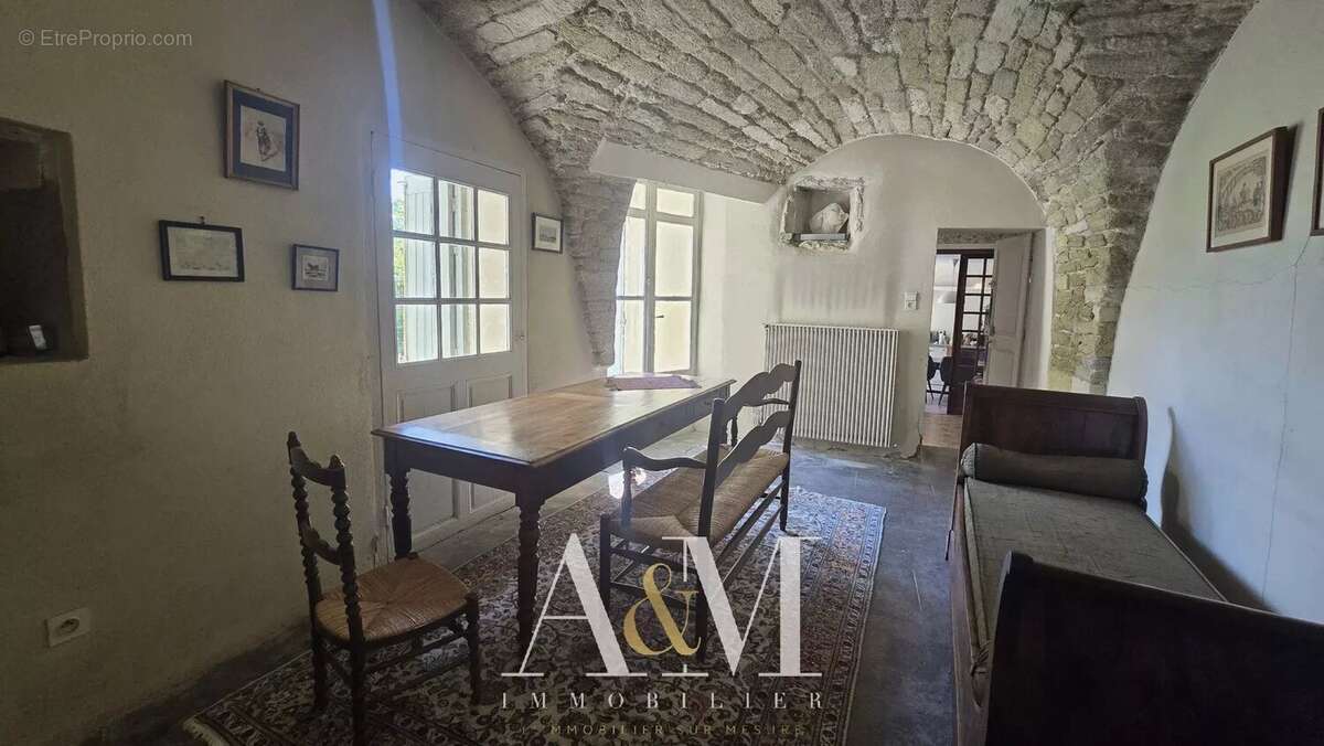Maison à GALLARGUES-LE-MONTUEUX