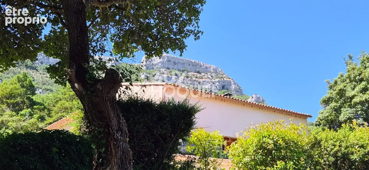 Mimet, Propriété de 267 m2 env sur terraIn de 4.124 m2 avec piscine - photo 4