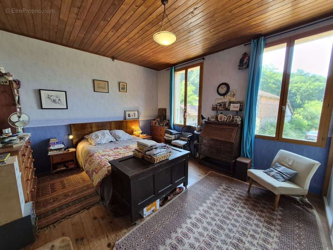 À vendre dans le Gers, proche de Castelnau-Magnoac: Maison gasconne dotée d'une cuisine d'été spacieuse, balcon-terrasse, grange - photo 13