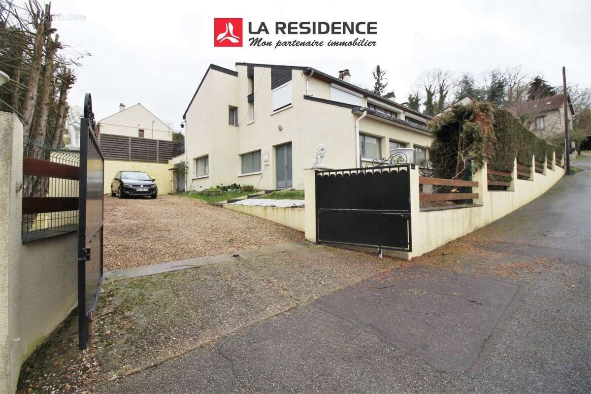 Maison à BONNIERES-SUR-SEINE