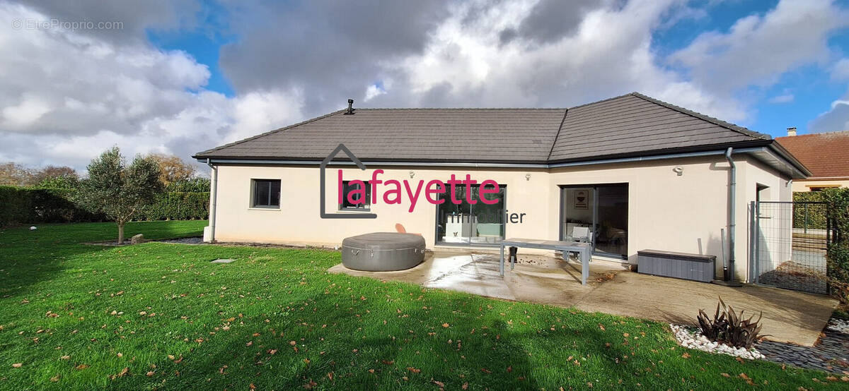 Maison à THIERGEVILLE