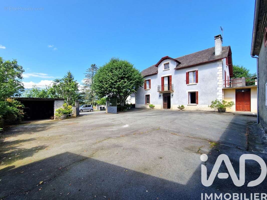 Photo 2 - Maison à LESTELLE-BETHARRAM