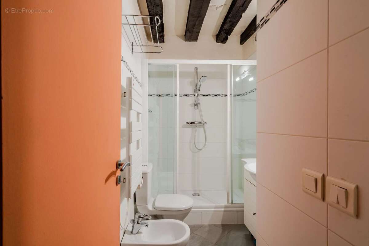Appartement à PARIS-3E