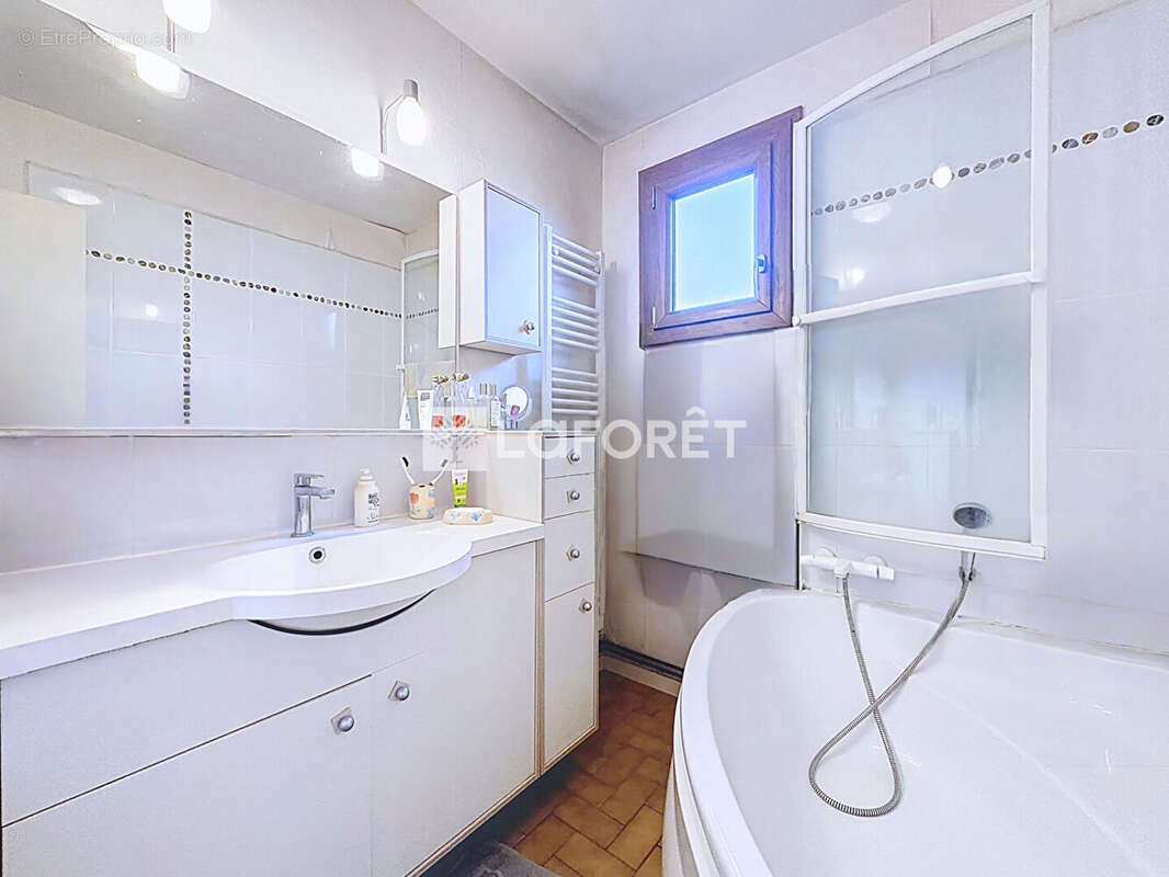 Maison à BARJOUVILLE