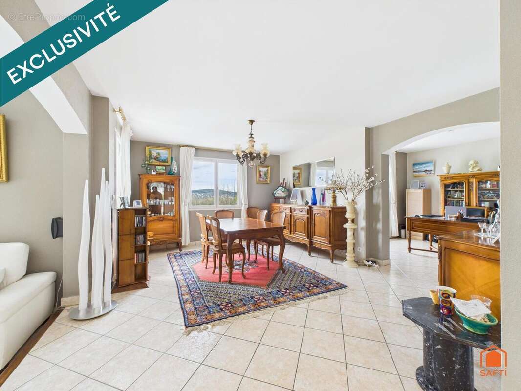 Photo 3 - Maison à LA ROCHE-NOIRE