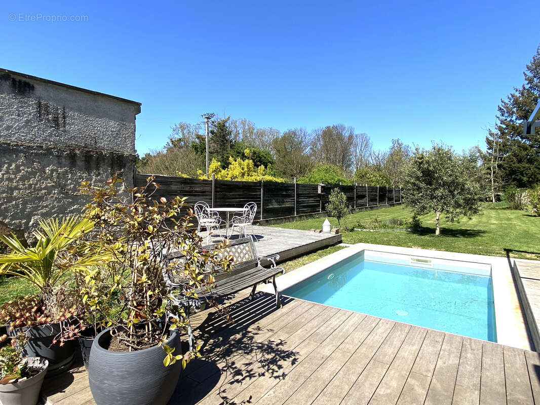 Maison entièrement rénovée avec piscine et studio indépendant - photo 16