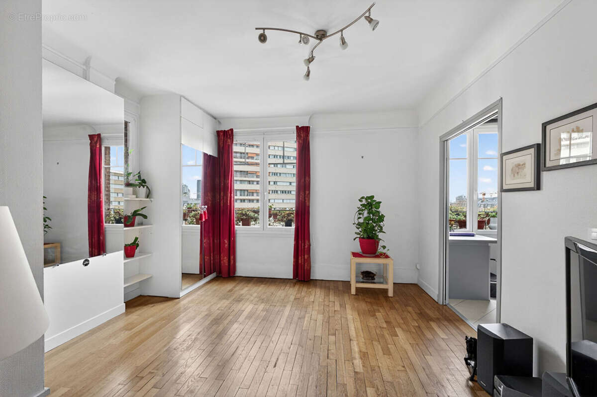 Appartement à PARIS-15E