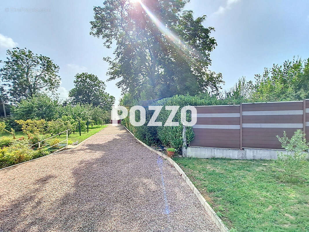 Maison à TROIS-MONTS