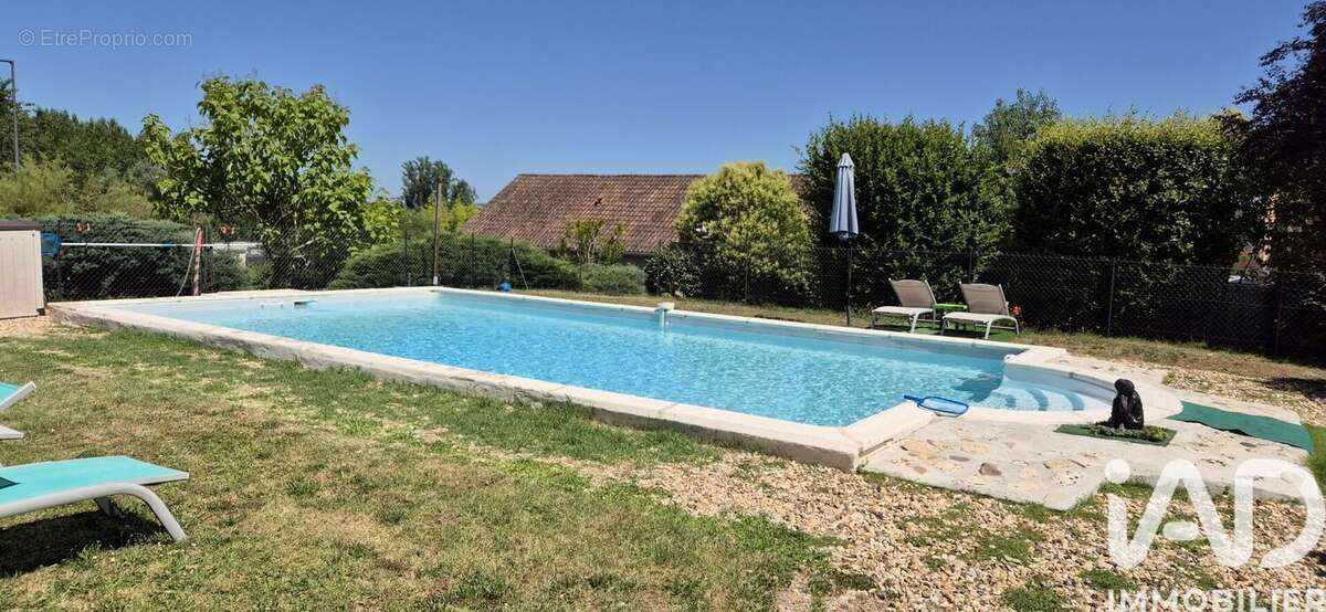Maison 218 m² à Le Buisson-De-Cadouin  - photo 5