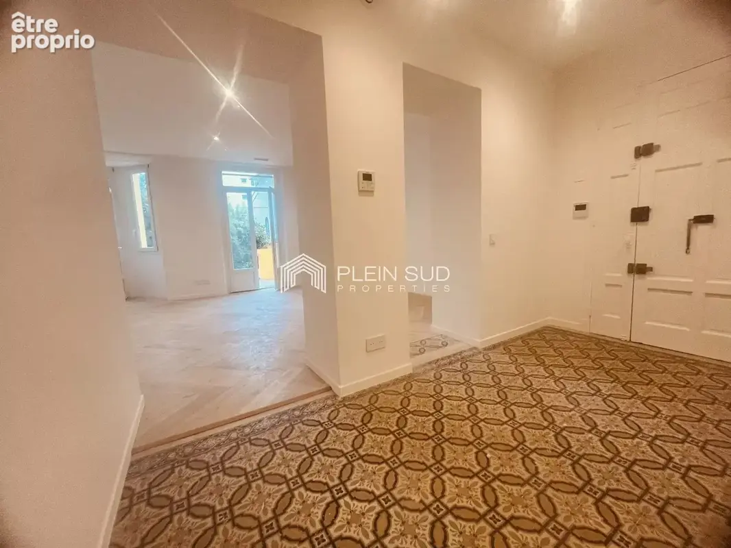 Cannes, superbe appartement 5 pièces. Immeuble Art deco - photo 11