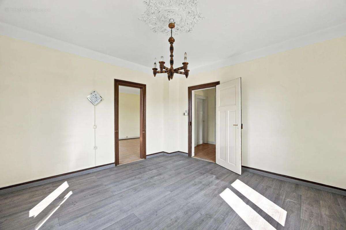 Maison de 6 pièces de 135 m² à Ostwald - photo 6