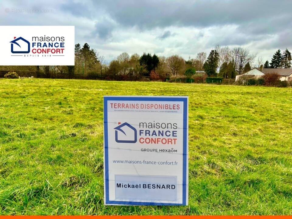 Terrain à LA HEUNIERE