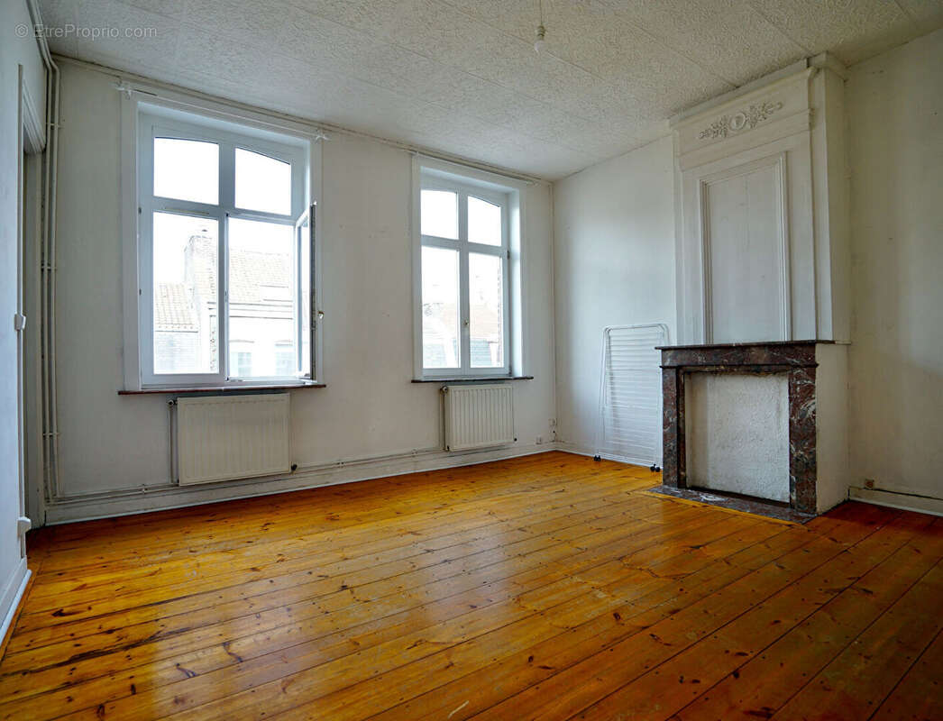 T2 avec potentiel t3, lumineux / belle terrasse / matériaux d'origine - photo 9