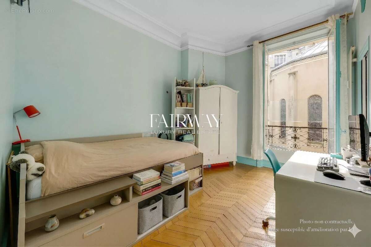 Appartement à PARIS-17E