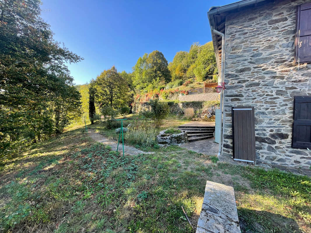 Propriété de caractère avec deux habitations   Idéale grande famille, chambres d'hôtes ou projet de gîtes - photo 3
