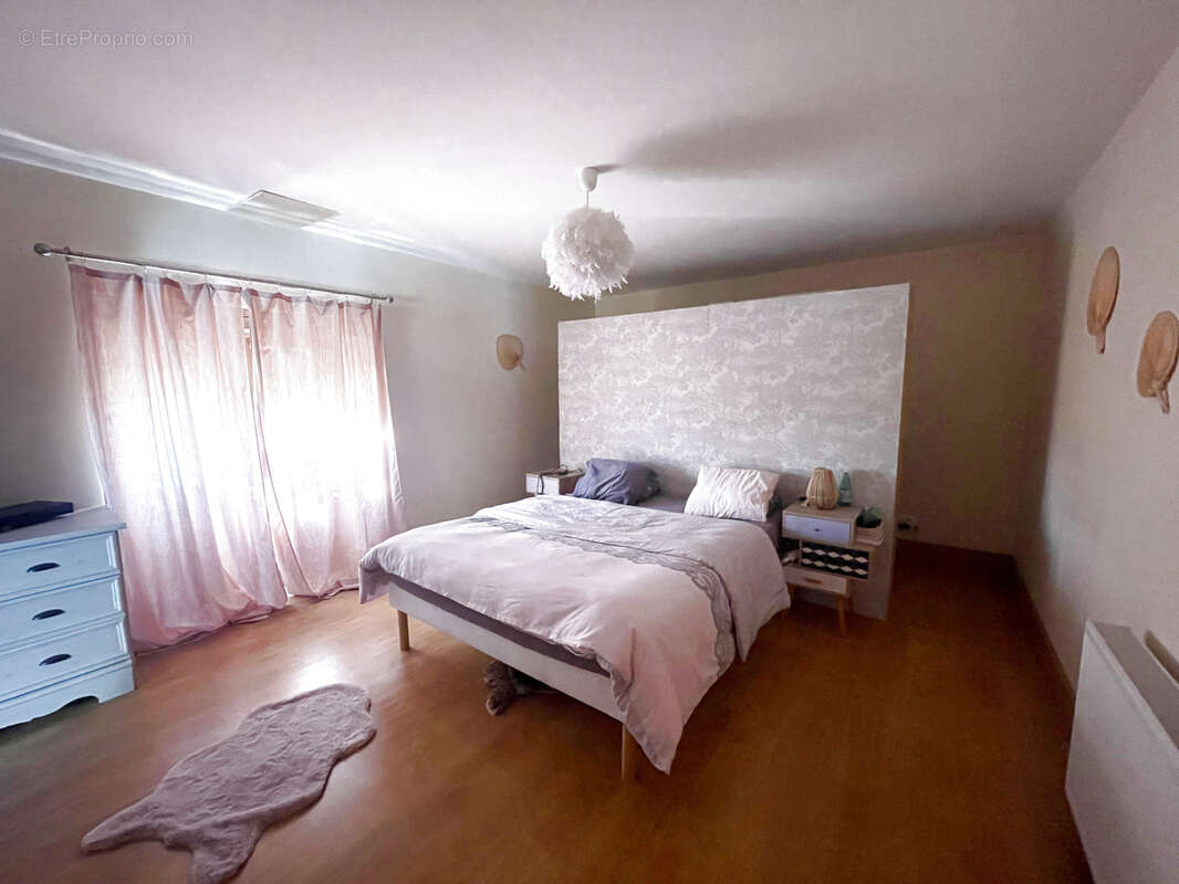 Maison de 248 m2 - 6 pièces - photo 6