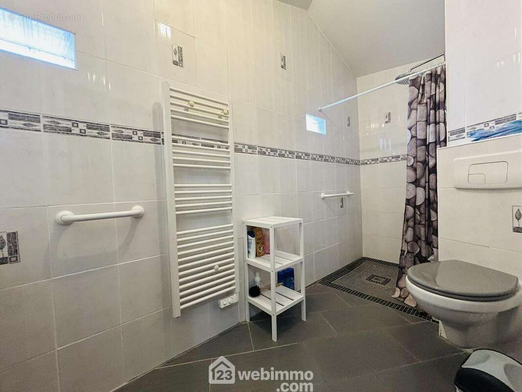 Maison 117 m² à Claira  - photo 17
