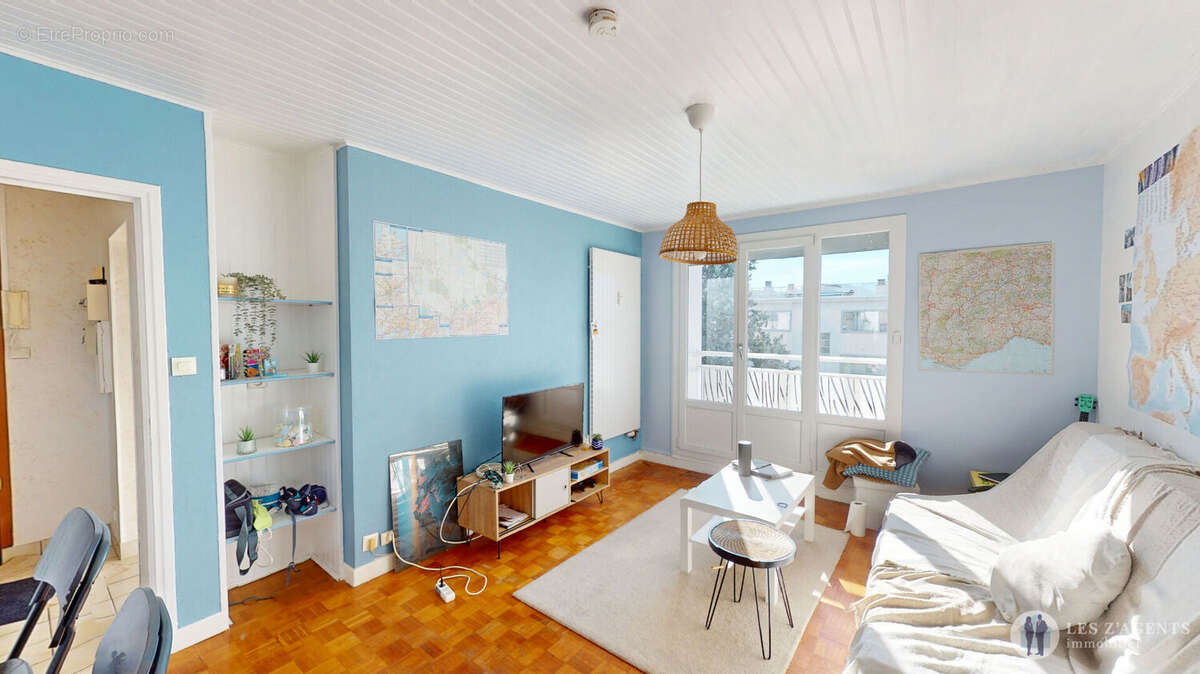 Appartement à SAINT-MARTIN-D'HERES