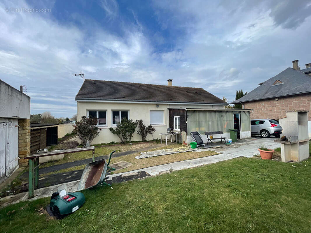 Maison à LAVARE