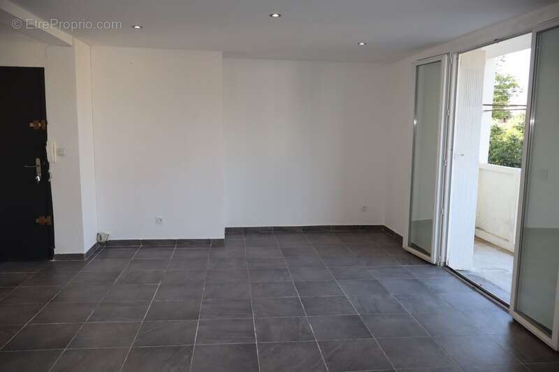 Faux F4 avec Terrasse+cave Montpellier St Cléophas / Nouveau Saint Roch - photo 19