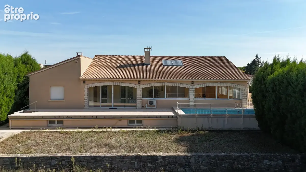 Maison familiale 214 m2 sur un terrain de 2155 m2 - photo 1