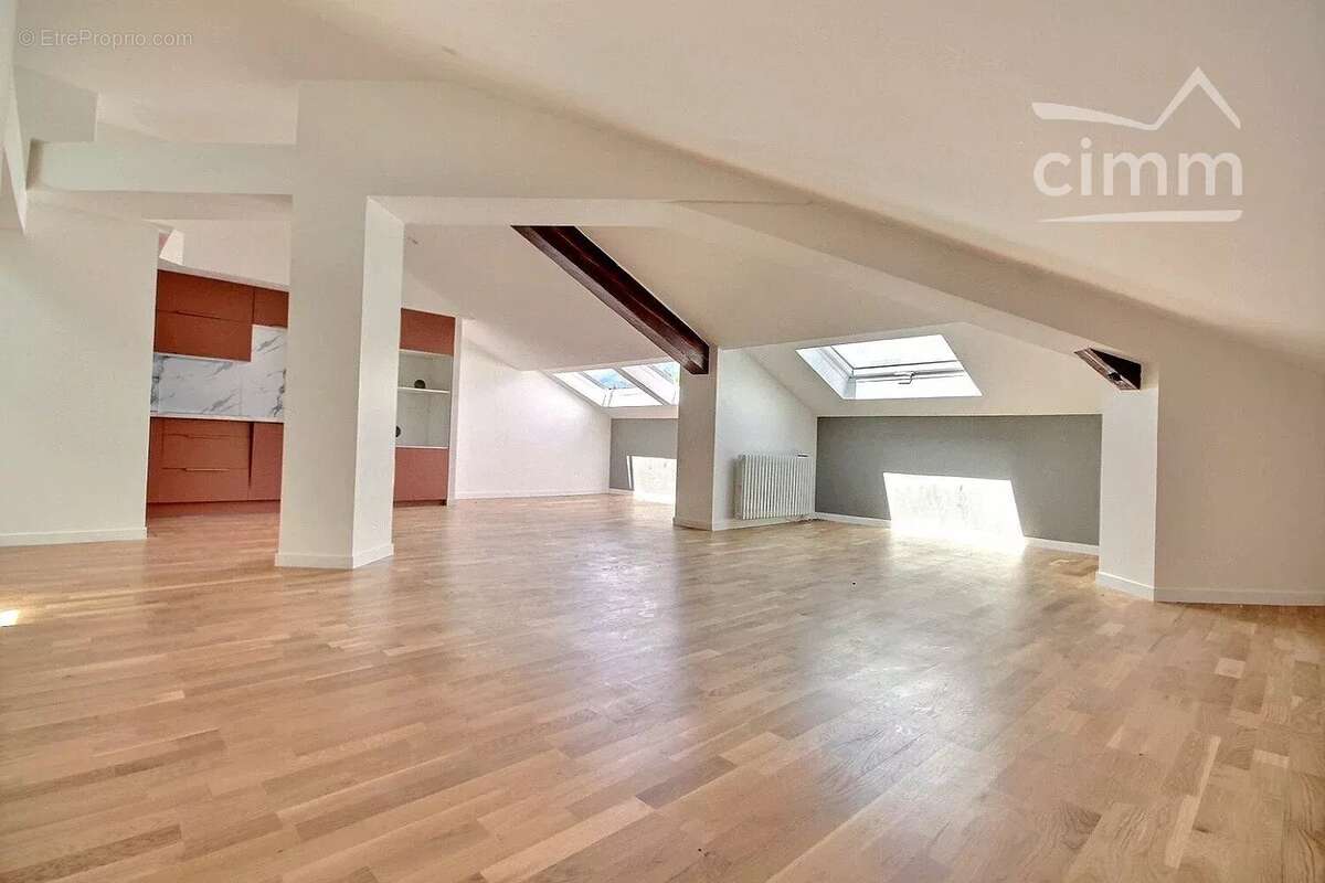 Appartement à SAINT-MARTIN-D'HERES