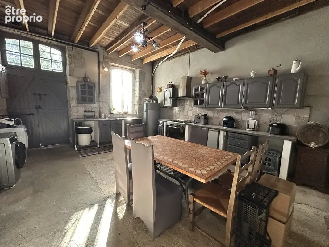 Maison pierre de 220 m2 avec terrain clos - photo 11