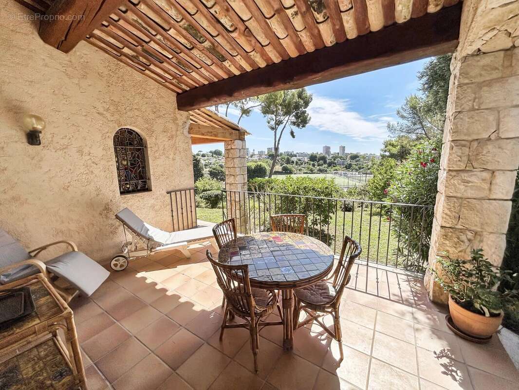 Propriété de caractère à Antibes – Quartier Eucalyptus - photo 15