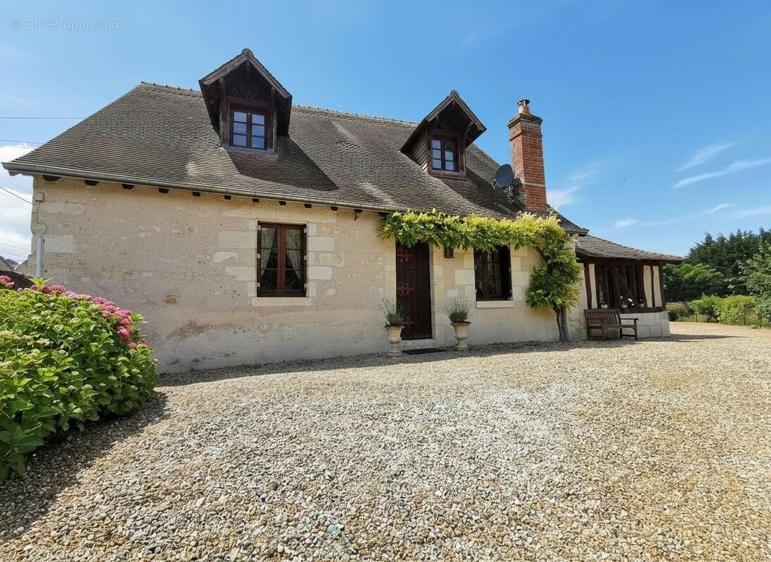 Maison ancienne rénovée avec jardin - photo 3