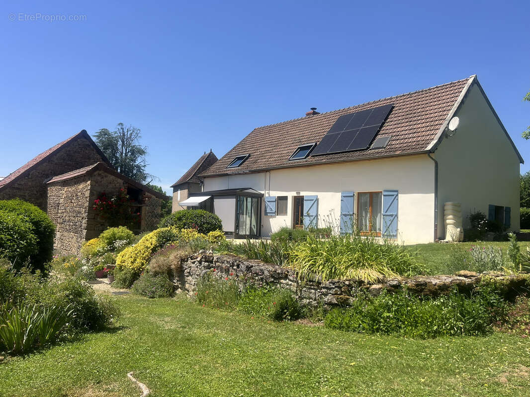 Maison à CHAROLLES