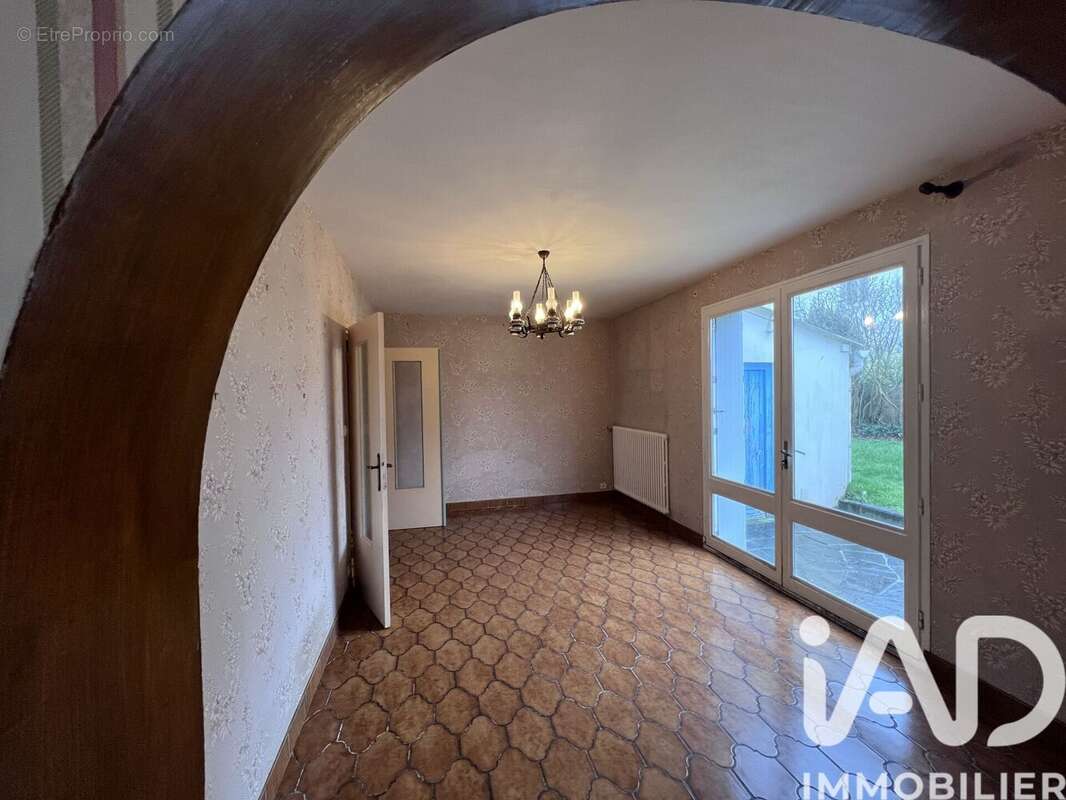 Photo 3 - Maison à SAINT-MARTIN-DES-CHAMPS