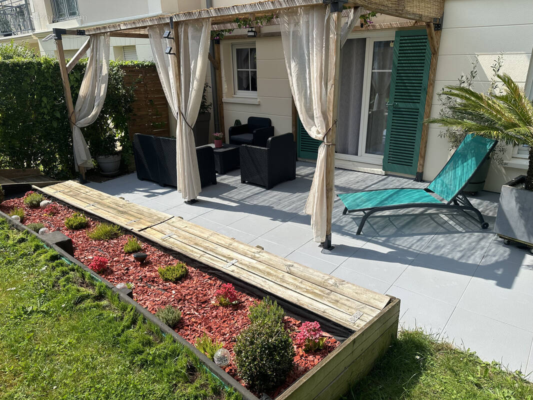 Appartement à VOISINS-LE-BRETONNEUX
