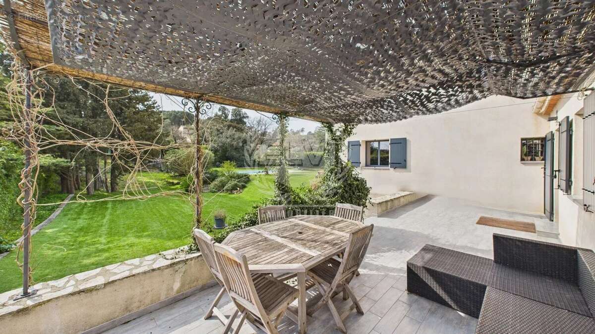 Maison à PLAN-DE-LA-TOUR