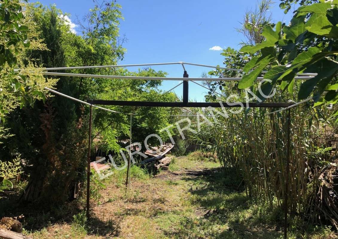 Terrain à NEZIGNAN-L&#039;EVEQUE