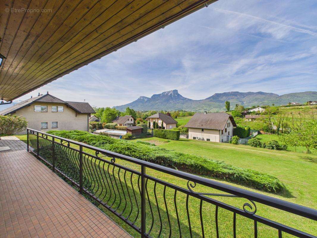 SAINT-JEOIRE-PRIEURÉ - Maison individuelle de plain-pied sur terrain de 1760 m² - photo 6