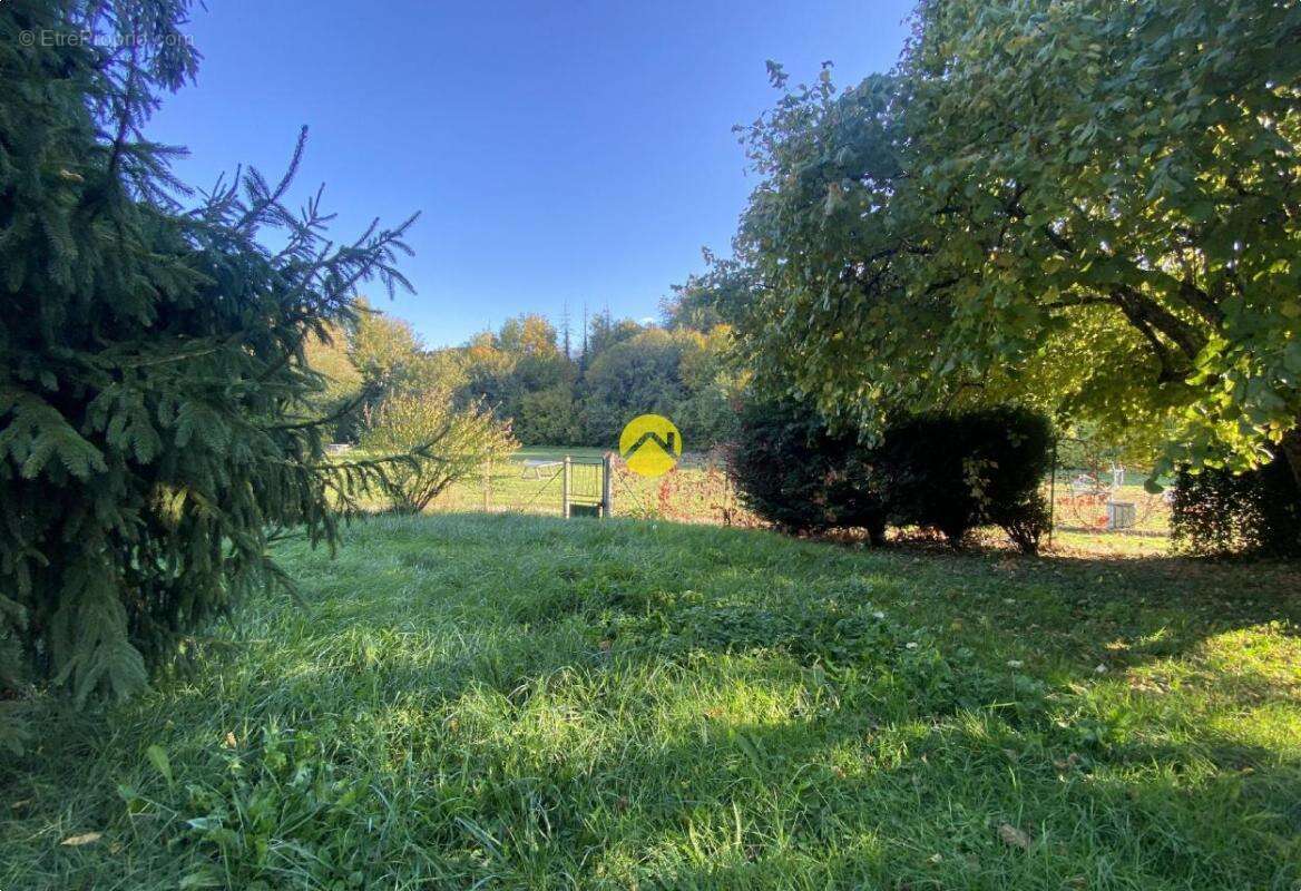 Maison à COURS-LES-BARRES