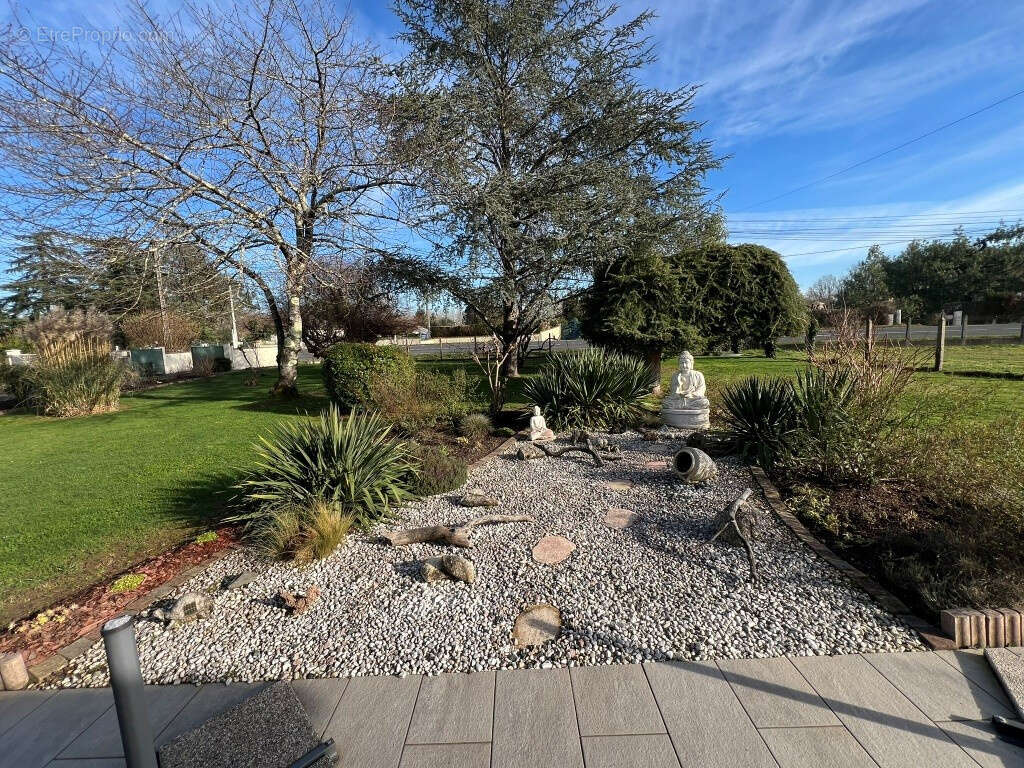 Autre à SAINT-DENIS-DE-PILE