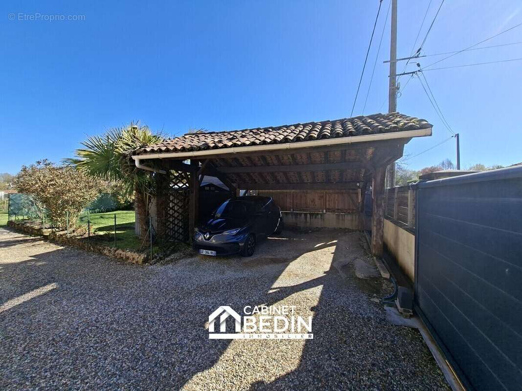 Maison à BELLEBAT