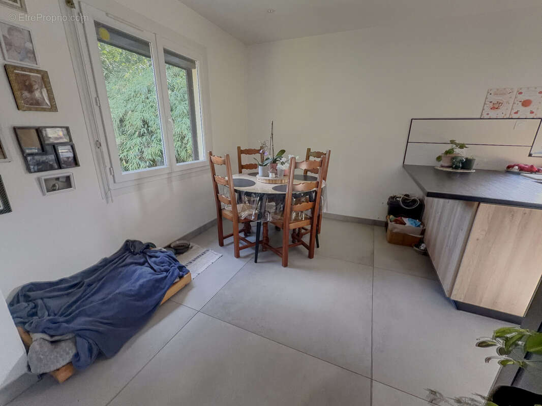 À VENDRE   Maison rénovée avec terrain de 3 327 m2 - photo 6