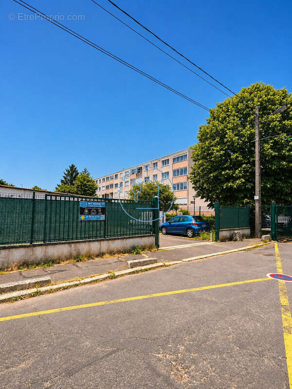 Parking à VILLEPARISIS