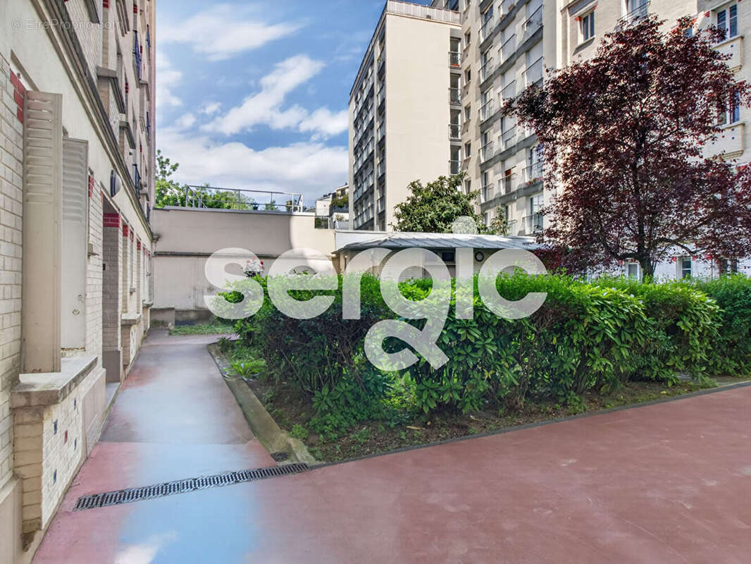 Appartement à PARIS-14E