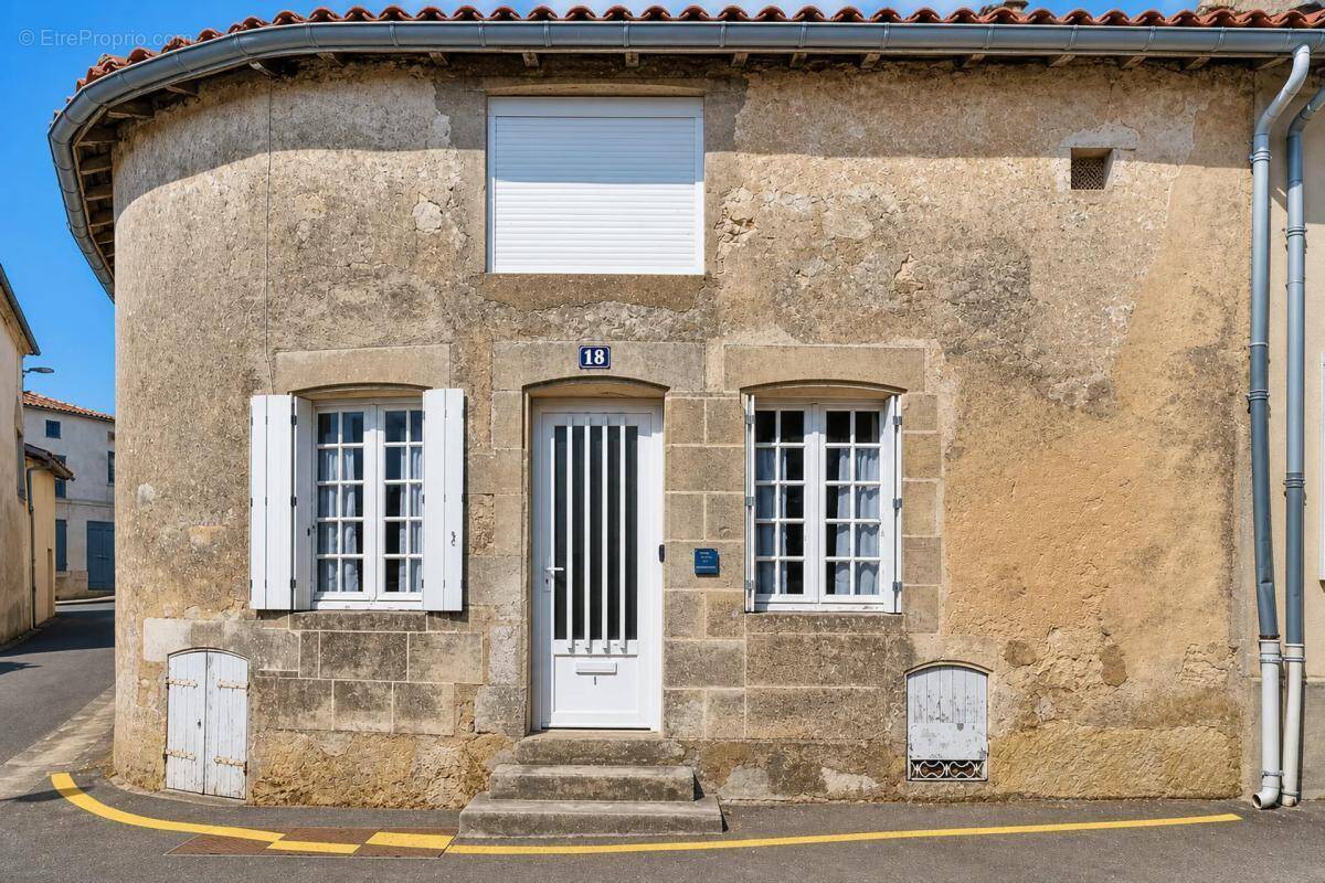Maison à JONZAC
