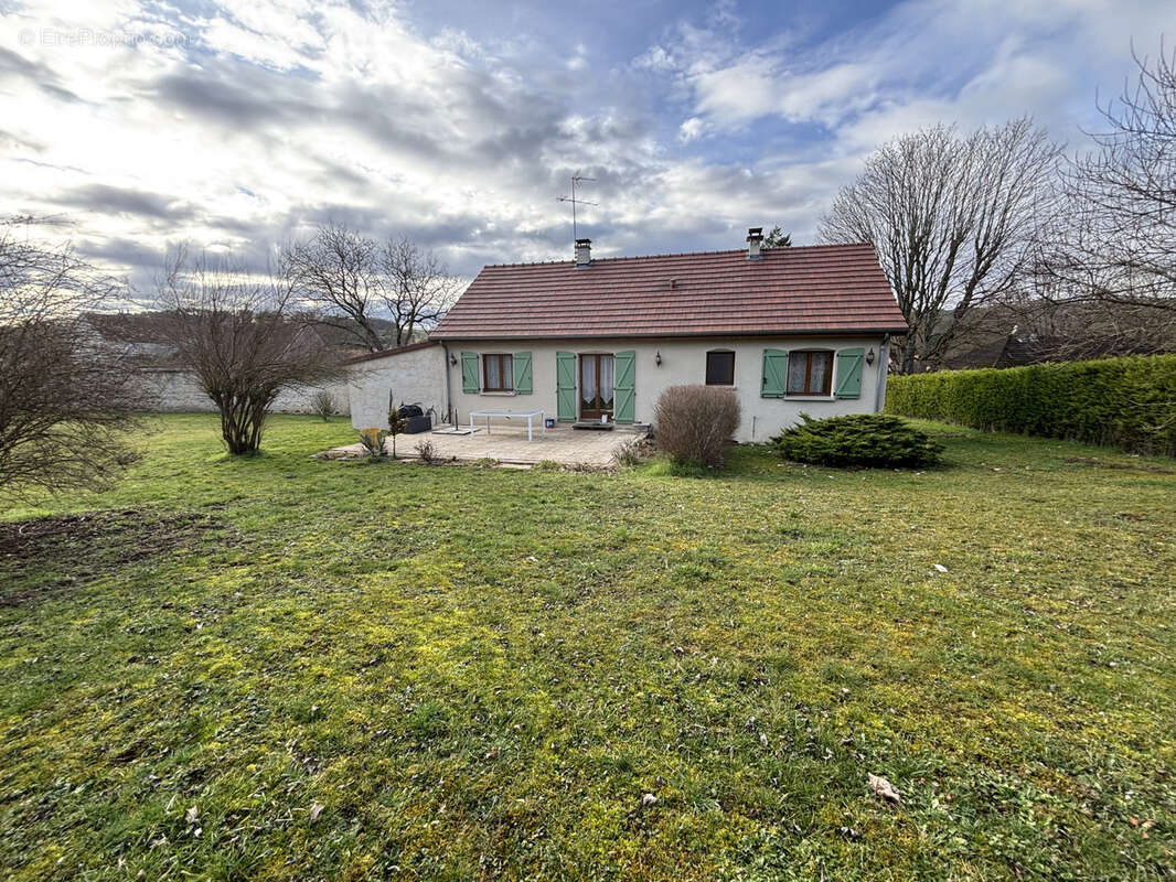 Maison à CHAMESSON