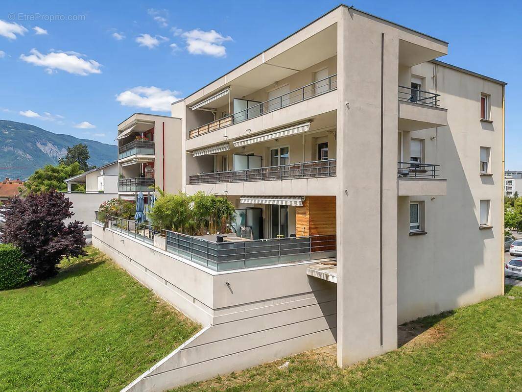 Appartement à SAINT-MARTIN-D'HERES