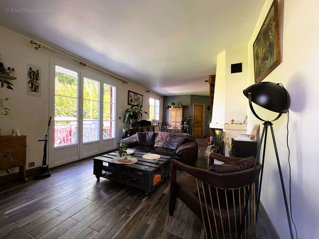 Maison à SAINT-PREST