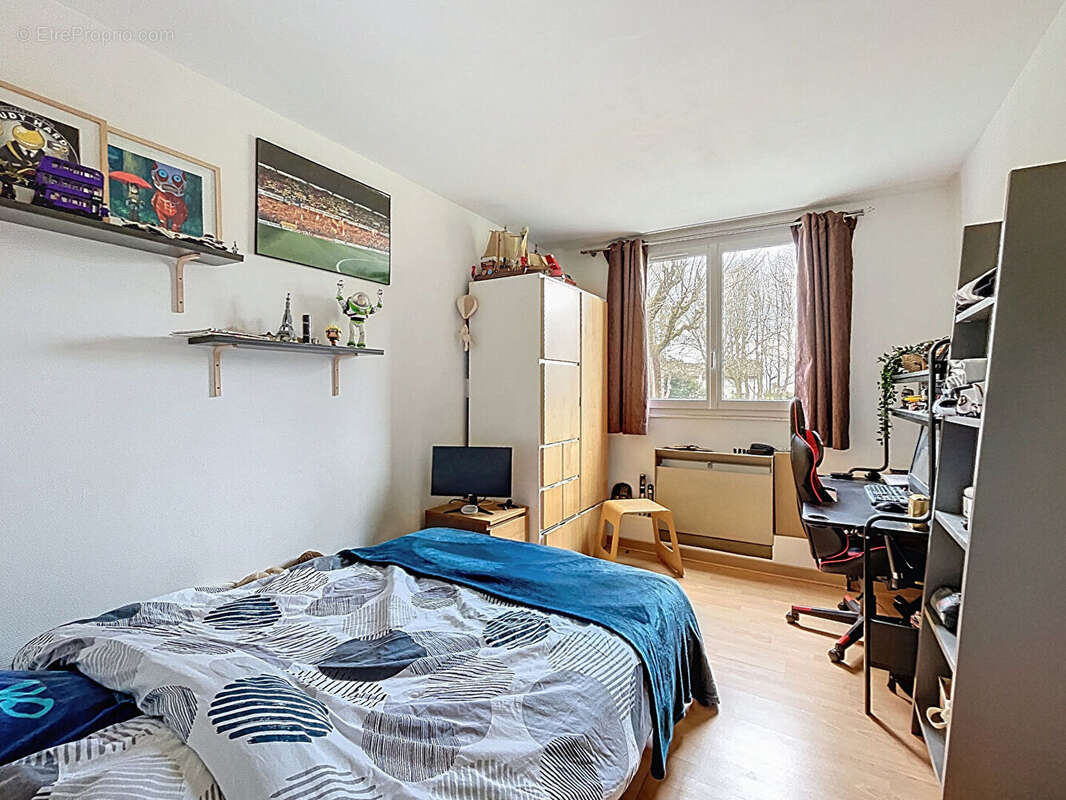 Appartement à NEAUPHLE-LE-CHATEAU