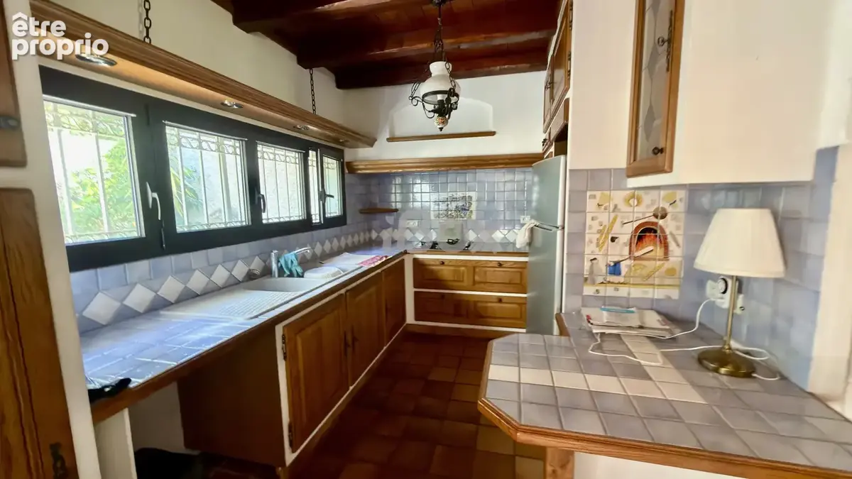 GONFARON- Maison sur un terrain de 16 000m2, nombreuses dépendances - photo 8