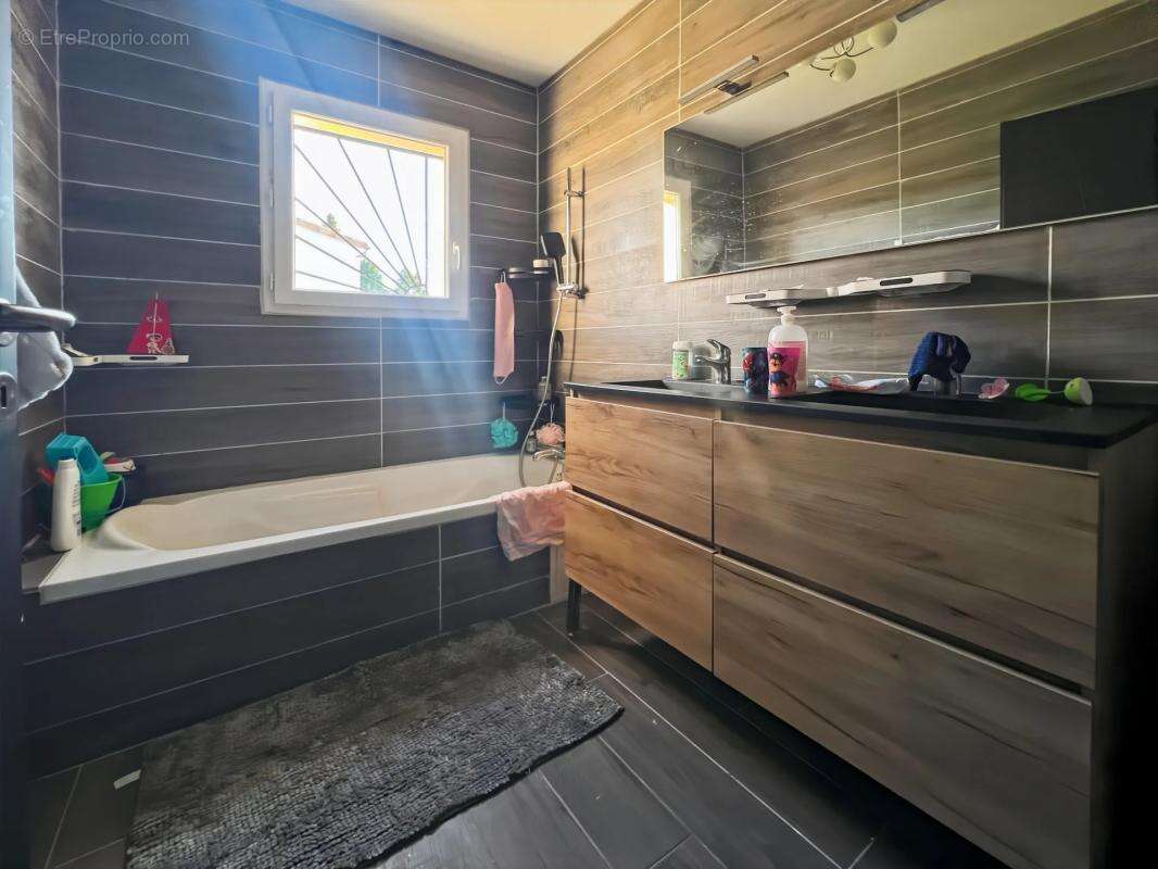 Maison à VILLENAVE-DE-RIONS