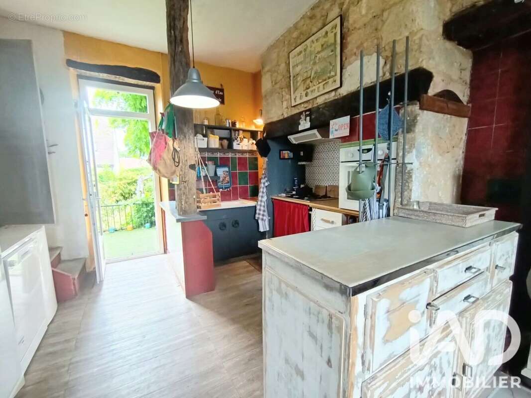 Maison 210 m² à Payrac  - photo 4