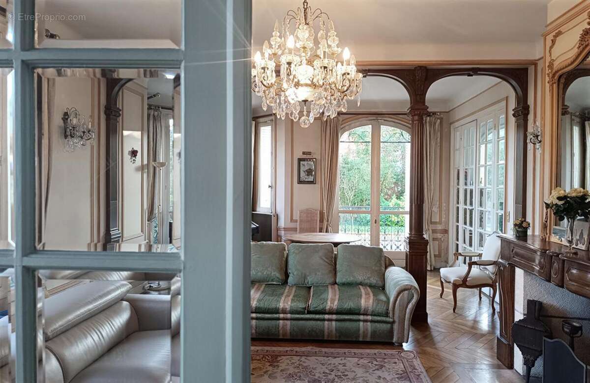 Maison à SAINT-MAUR-DES-FOSSES